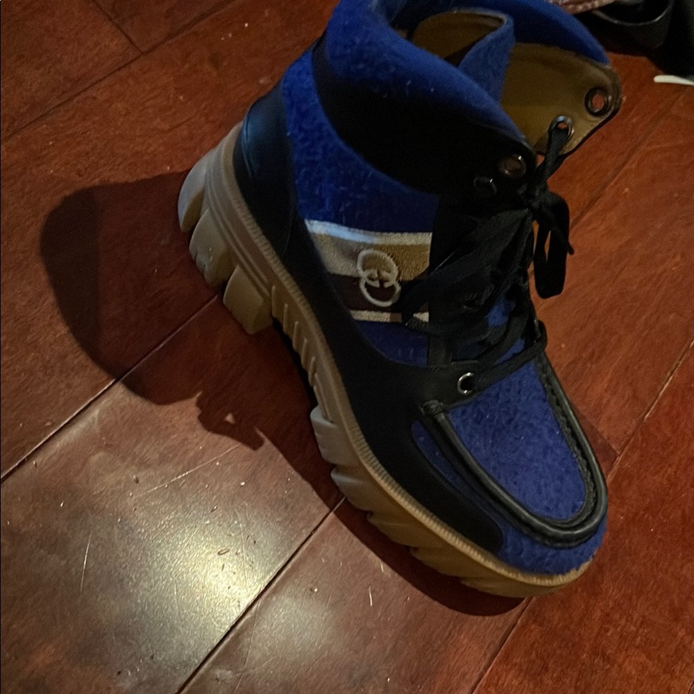 Gucci lamb fur Blue and Black Boots